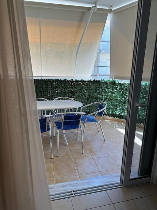 Riviera Beach, Seaside Spacious Apt. 阿纳维索斯 外观 照片